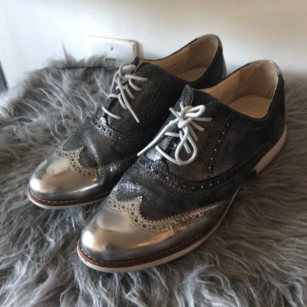 COLE HAAN RARE GREY SILVER OXFORD FLATS Size 7.5
